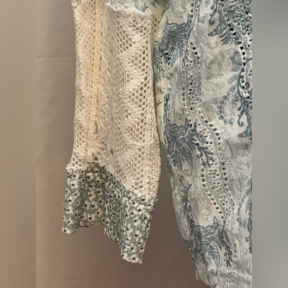 34B - POL Lace Overlay Top in Cream and Blue - Picture 2 of 8